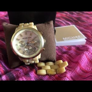 Michael Kors Oversize tortoise watch